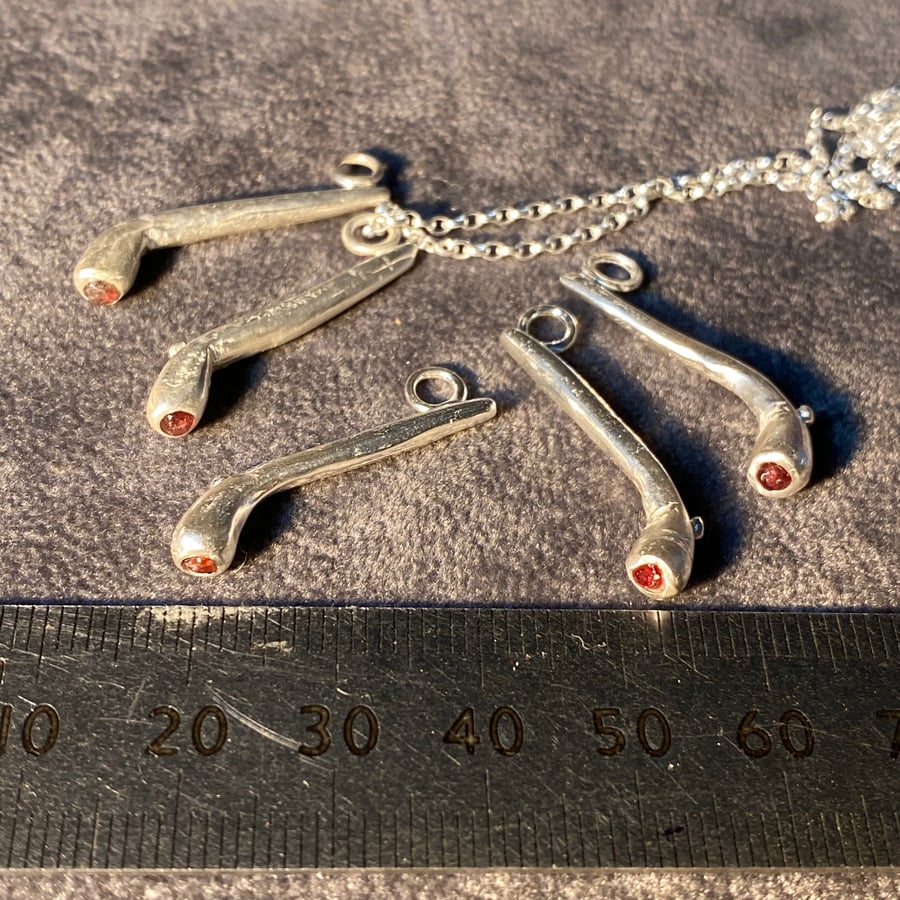 Silver pipe with Thames garnet