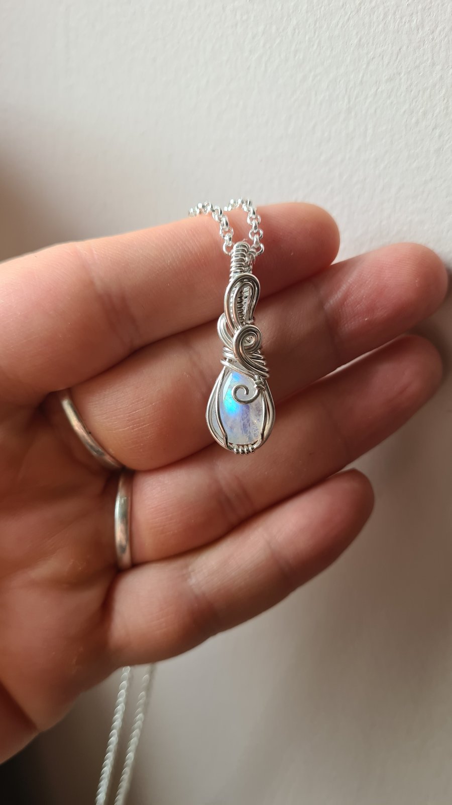 925 Silver & Natural Rainbow Moonstone Necklace Pendant Gift Crystal Jewellery