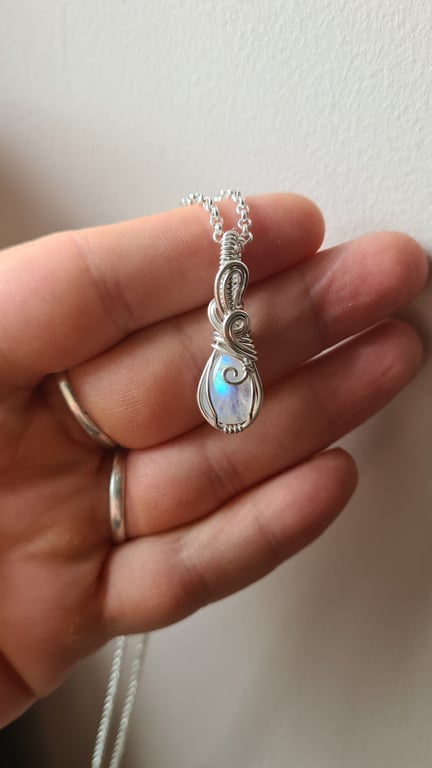 925 Silver & Natural Rainbow Moonstone Necklace Pendant Gift Crystal Jewellery