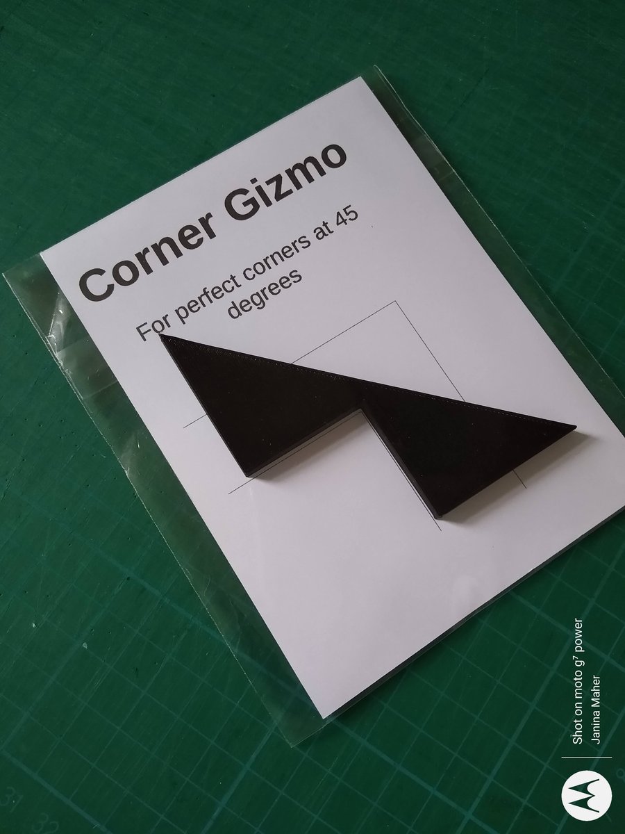 Corner Gizmo for perfect bookbinding corners - black