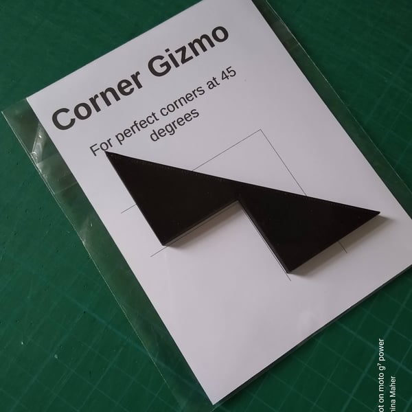 Corner Gizmo for perfect bookbinding corners - black