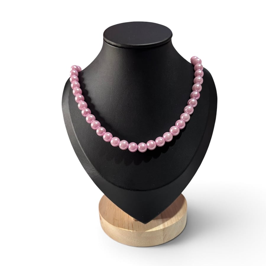 A beautiful  pink handmade necklace . 