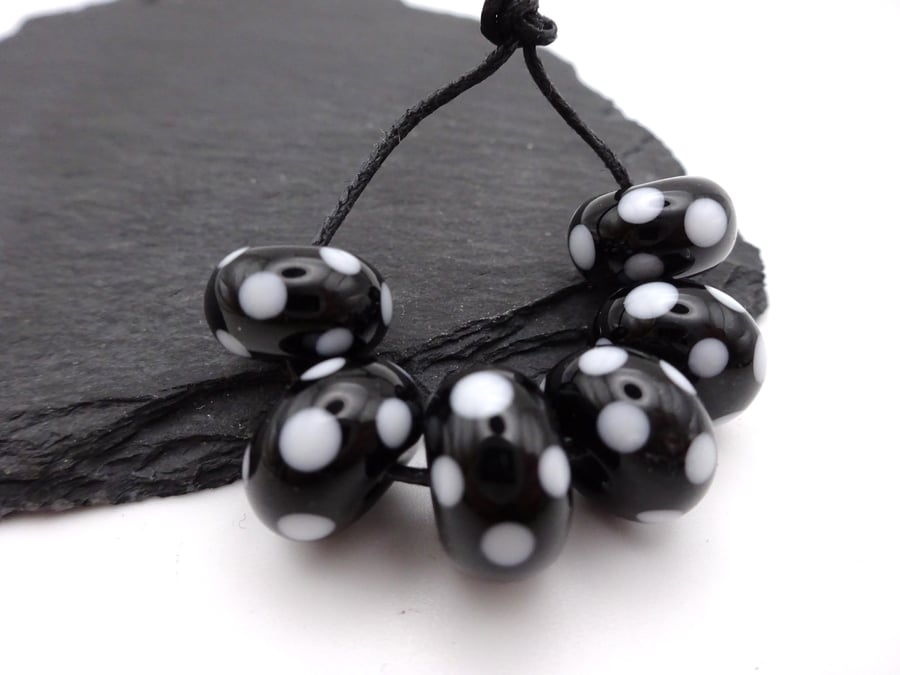 lampwork glass beads, black and white spots