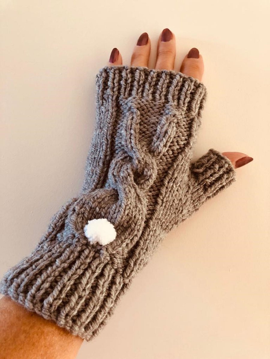 Dark Grey Aran Fingerless Gloves With A Bunny Motif (R851)