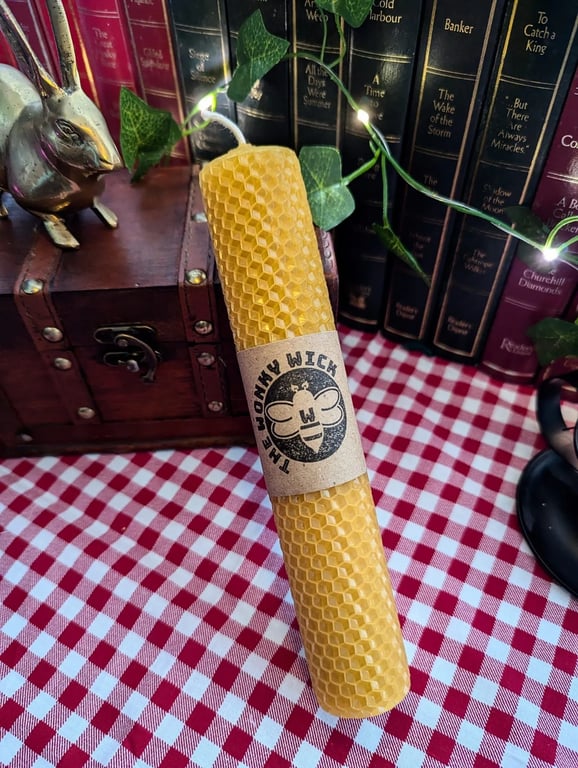 Hand-rolled Natural Beeswax Candle (thick)