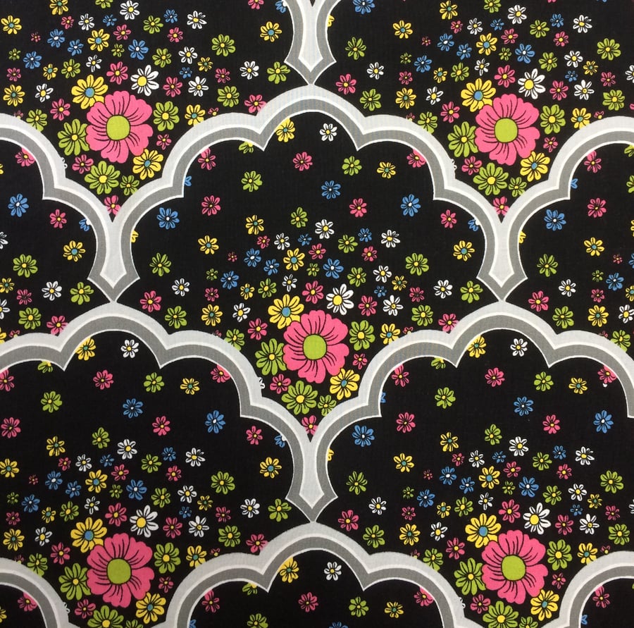 Pretty Floral Merrydown Bevis 60s 70s VIntage fabric Lampshade