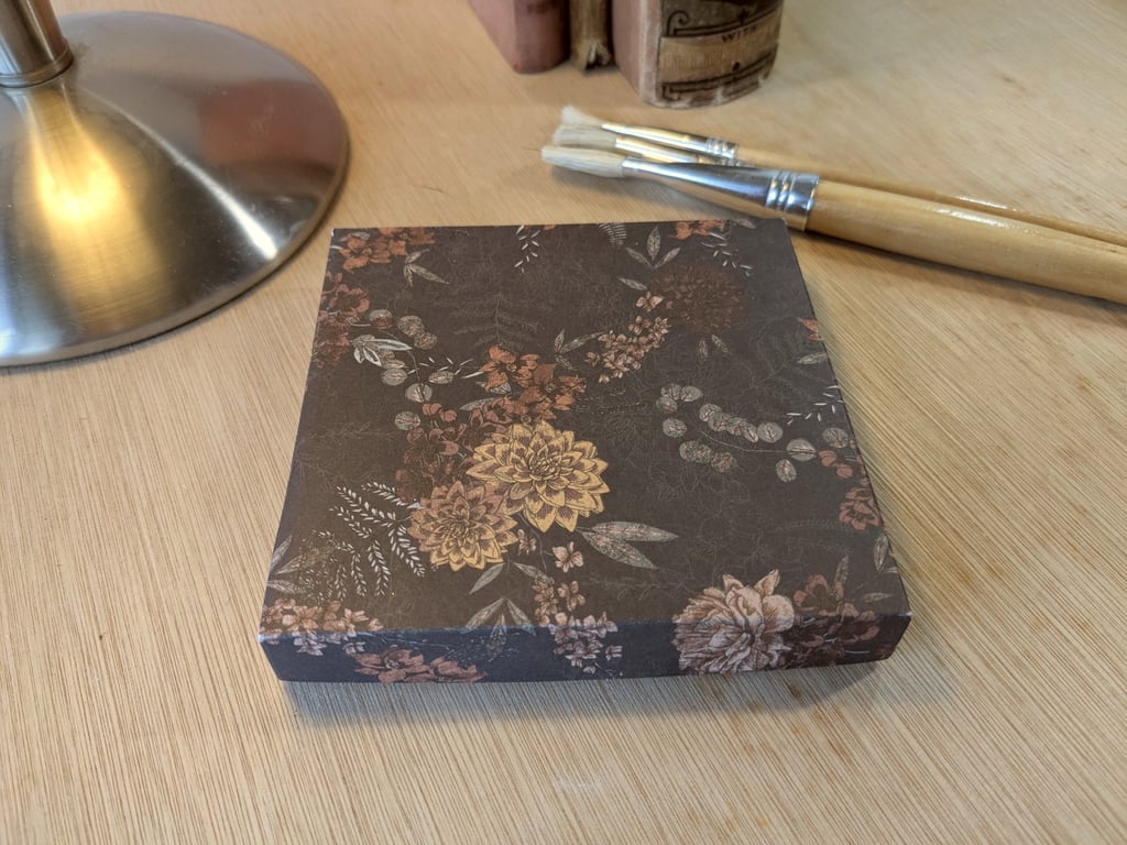 An ultra-thin gift box - Perfect Allusions 1