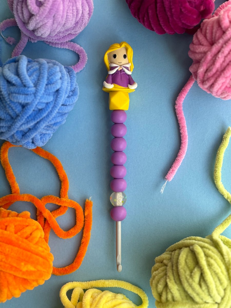 Handcrafted 4mm Princess Beaded Crochet Hook – Purple