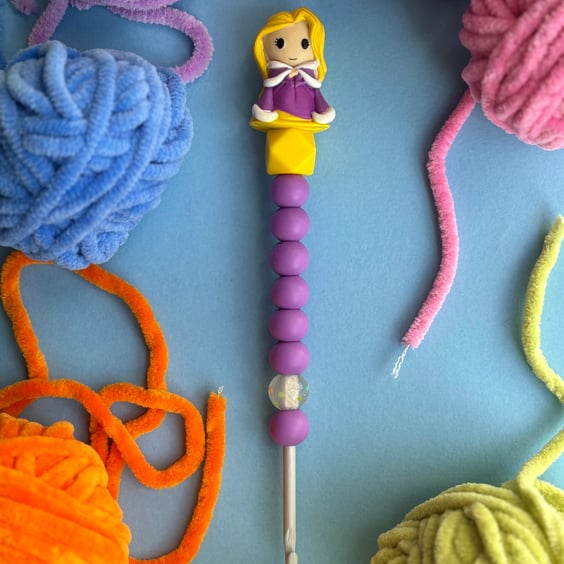 Handcrafted 4mm Princess Beaded Crochet Hook – Purple