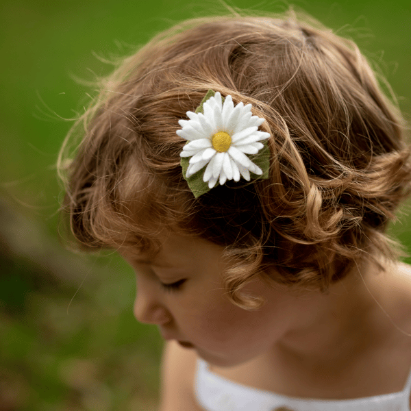 Daisy Hair Clip Set, Pigtail Clips, Flower Hair Pins, Daisies Flower Crown