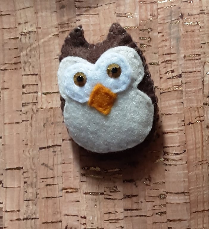 Brown Owl Felt Brooch