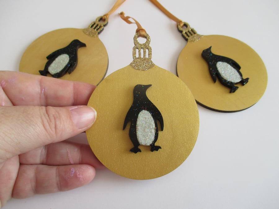 Penguin Christmas Tree Wooden Hanging Decoration Wood Bauble Bird