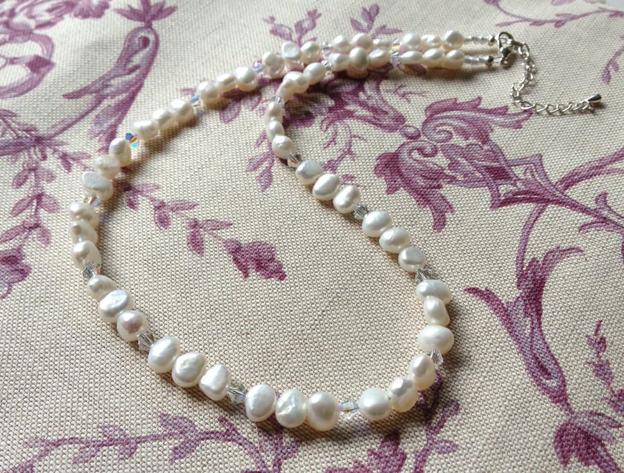 Freshwater pearl & Swarovski crystal necklace