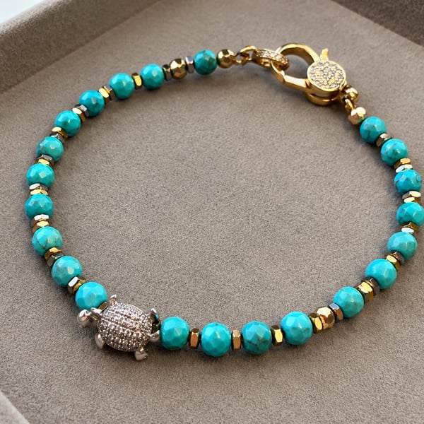 Handmade Stabilised Turquoise Bracelet – Rhodium & 14K Gold Plated Details