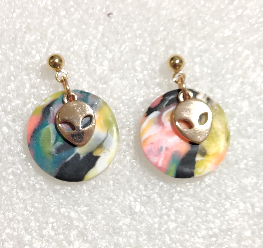 Glow in the dark alien earrings 