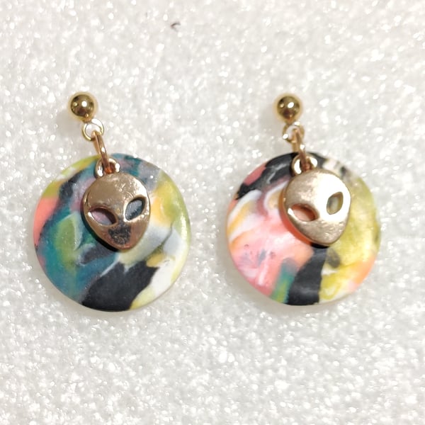 Glow in the dark alien earrings 