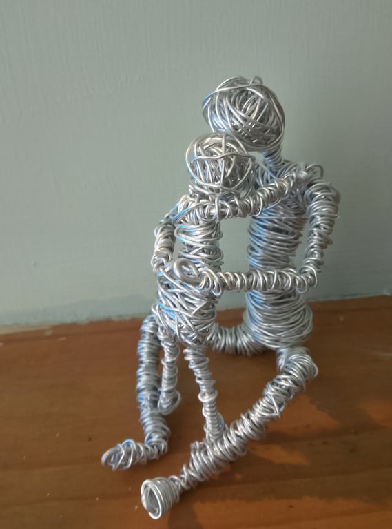 Parent and child wire art sculpture 
