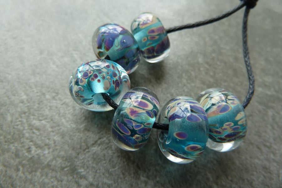 blue reactive frit lampwork glass beads