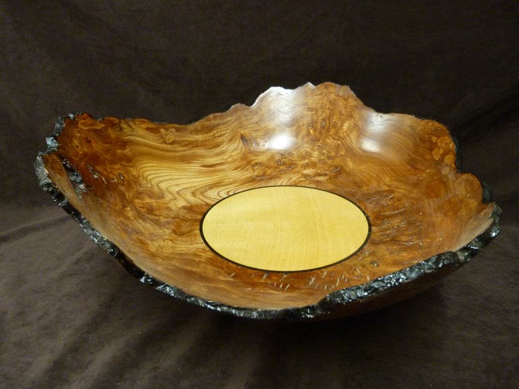 LARGE ELM FRUIT BOWL ON HAND CARVED LEGS