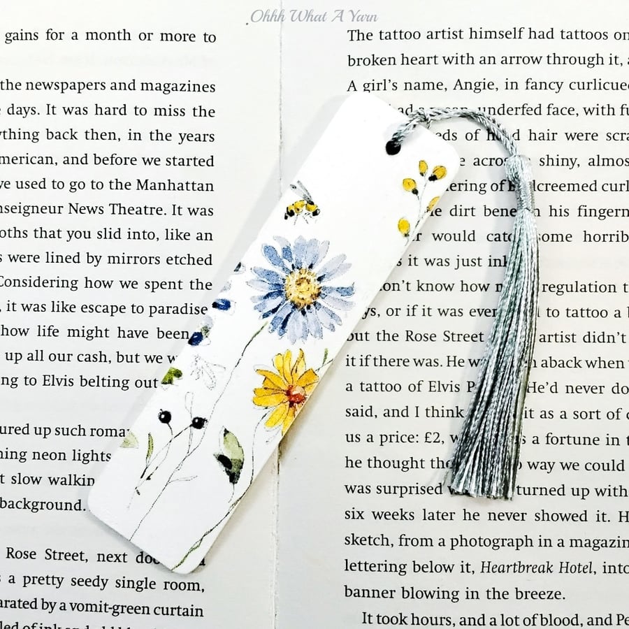 Flowers and bees decoupage wooden bookmark.  Floral bookmark. Wood bookmark.