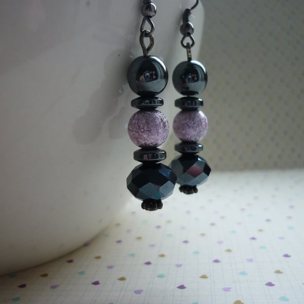 HEMATITE, MOTTLED PINK AND SILVER EARRINGS.