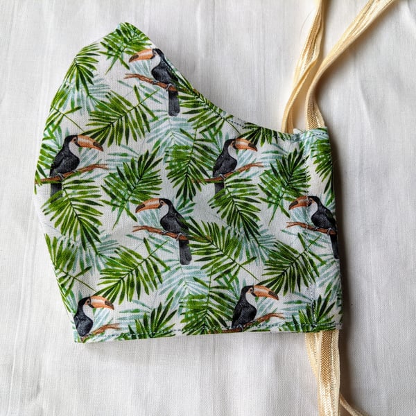 Cotton face mask with toucan print
