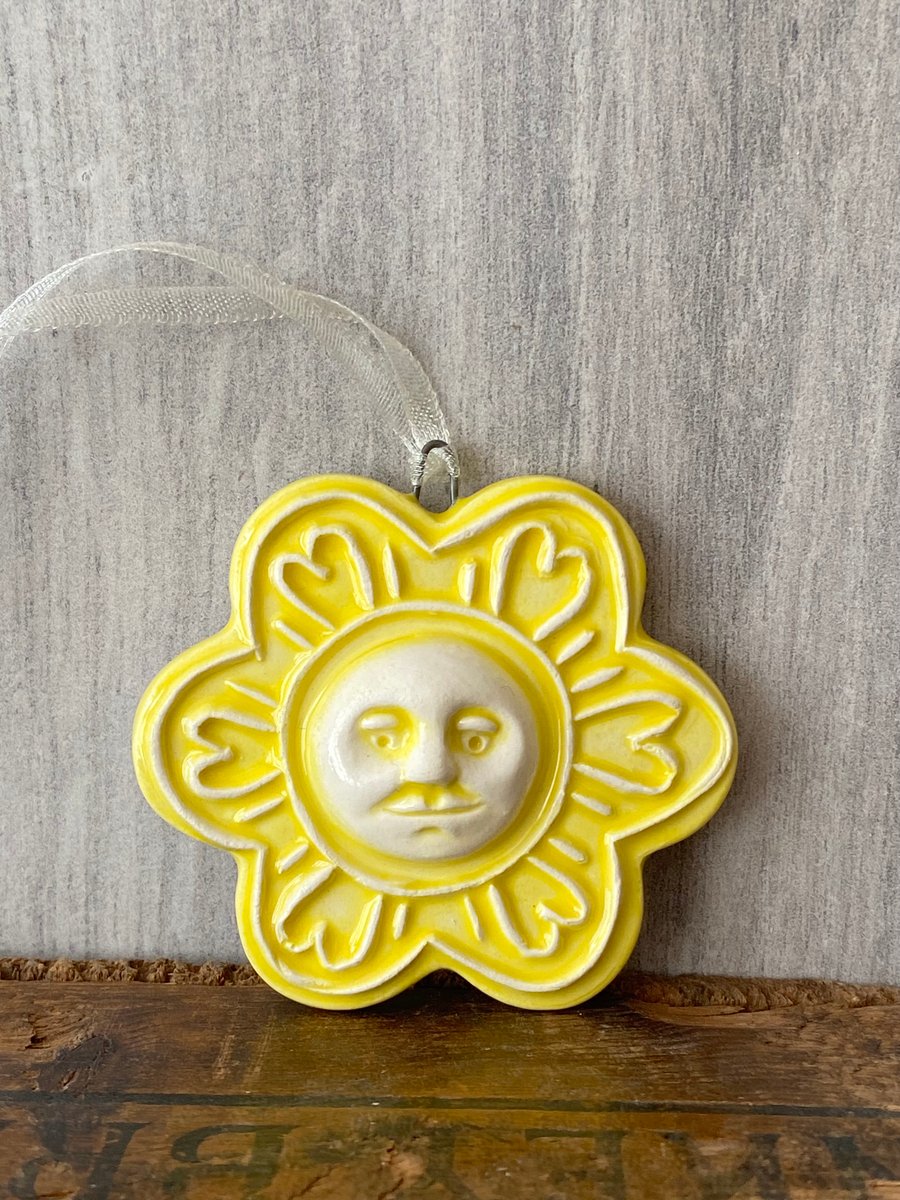 Moonflower pottery decoration yellow