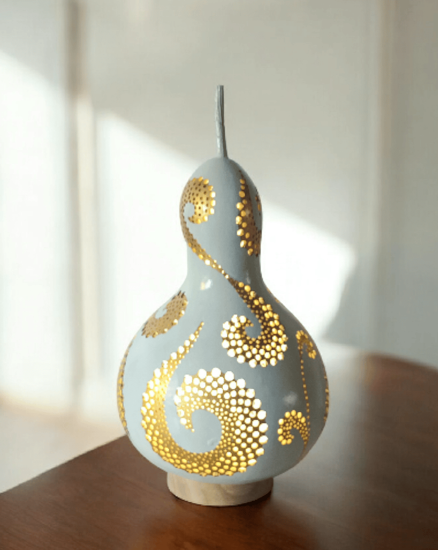 White and 24ct Gold Swirl Gourd Lamp