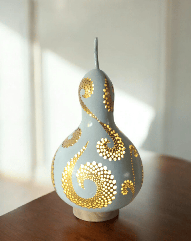 White and 24ct Gold Swirl Gourd Lamp