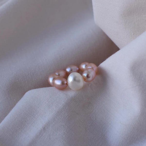 Pale Pink Rice Freshwater Pearl Elastic Ring Band - Natural Pearls