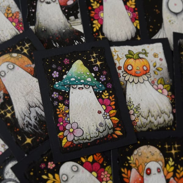 ghostober ghost - day 10 - deathcap ghostie 