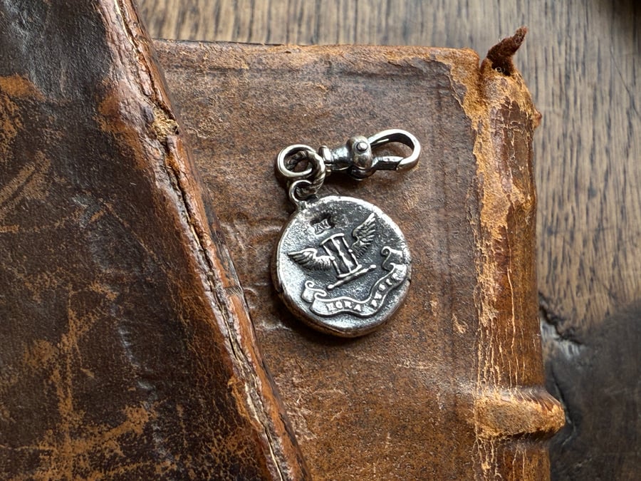 Double Sided "HORA FUGIT" Memento Mori Wax Seal Clip On Pendant Charm