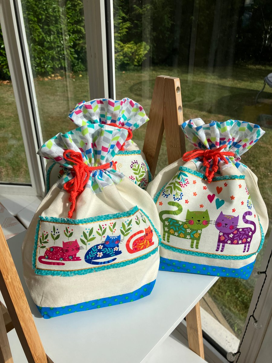 3 cats lined drawstring project forever gift bag