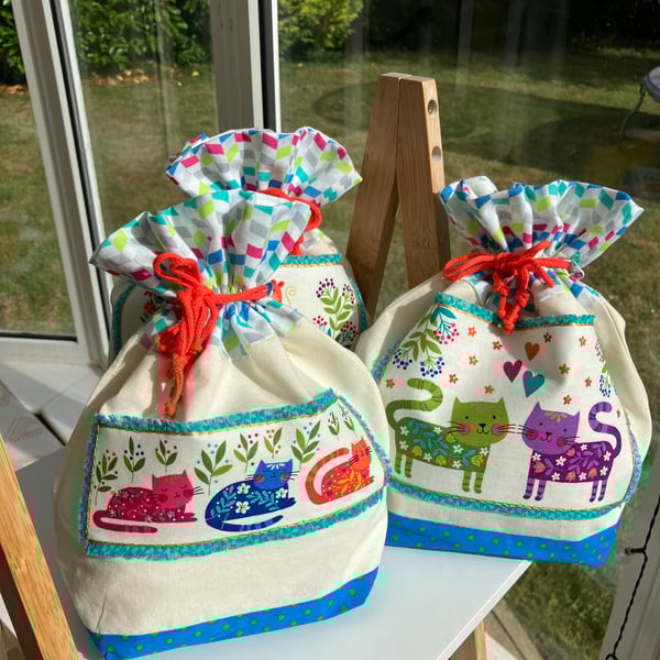 3 cats lined drawstring project forever gift bag