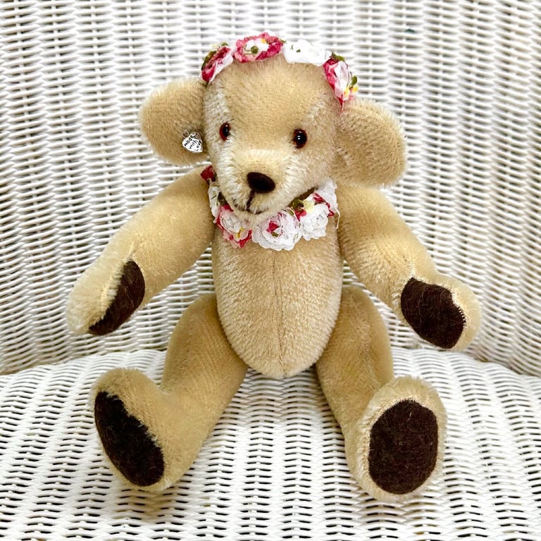 Wanda: Mohair Artist Bear 25cm (10")