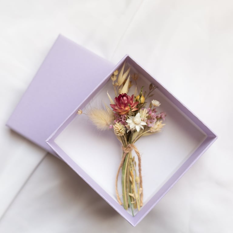 Dried Flower Mini Posy in a pale lilac Gift Box, Pink and white Flowers