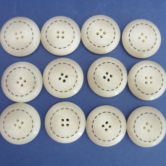 12 Mottled Fawn 28 mm Buttons with Running Stitch Pattern