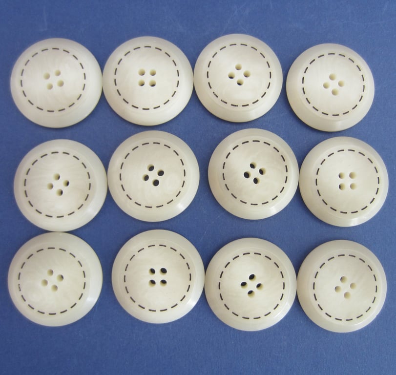 12 Mottled Fawn 28 mm Buttons with Running Stitch Pattern