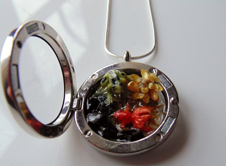 Garden Pond Goldfish and Frog Pendant - Pond Neckace Locket