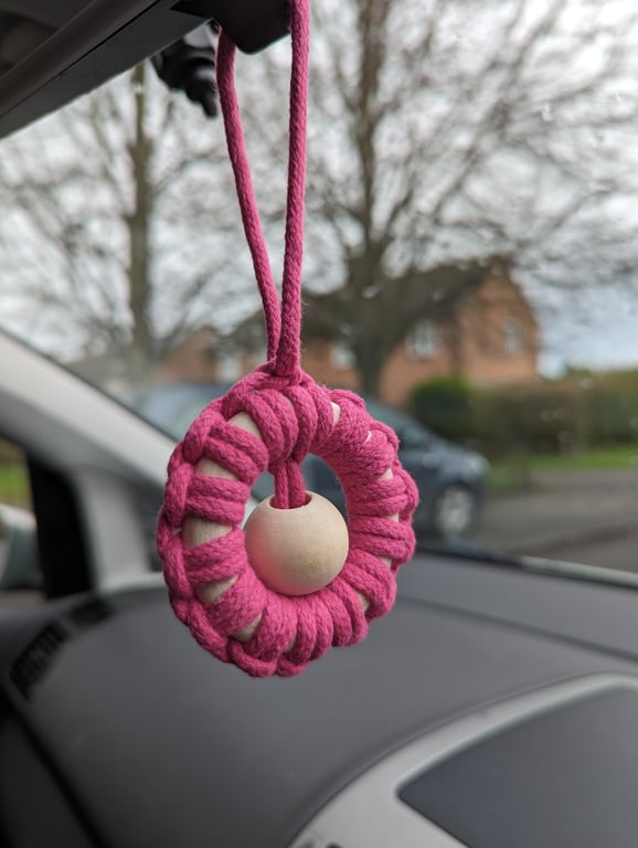 Macrame car diffuser - pink