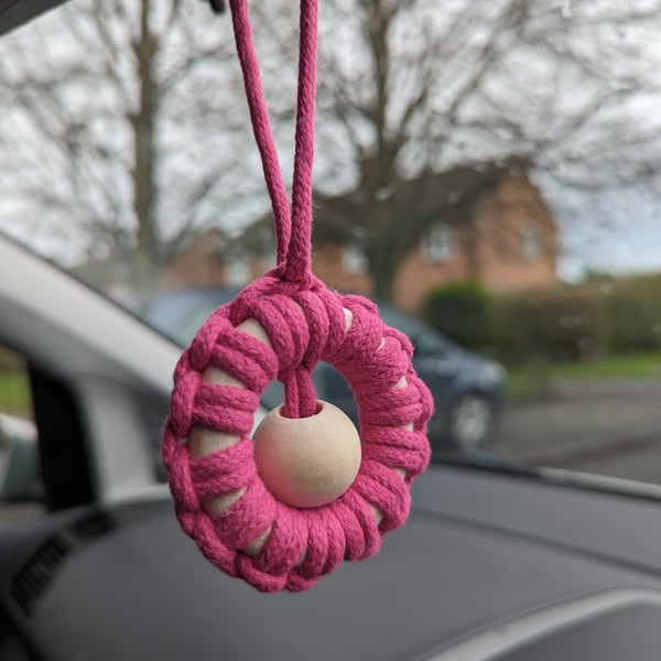Macrame car diffuser - pink