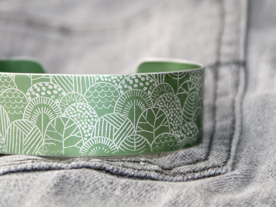 Forest pattern cuff bracelet green