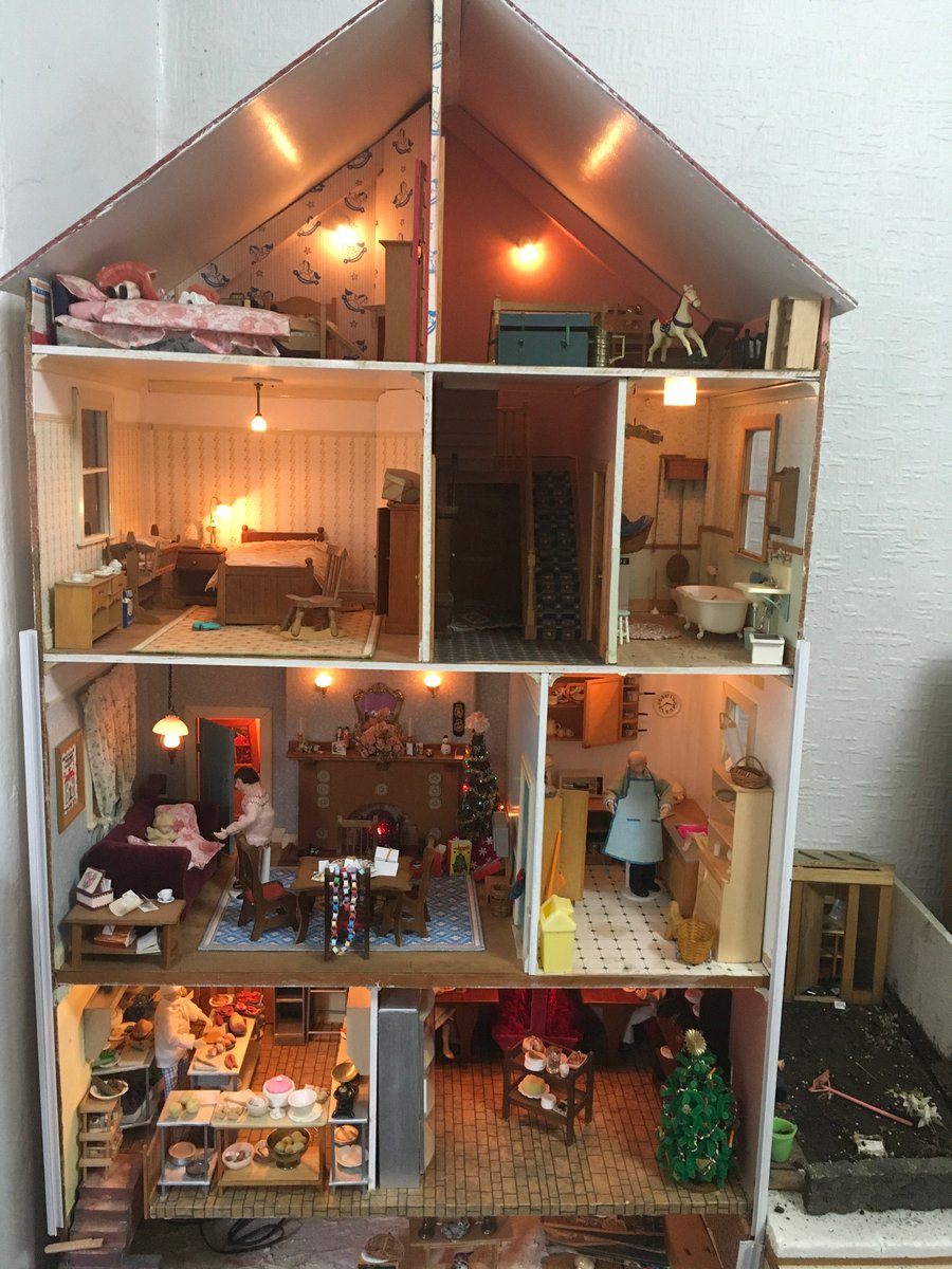 A Nice New Carpet for One of Your Dollshouse Ro Folksy