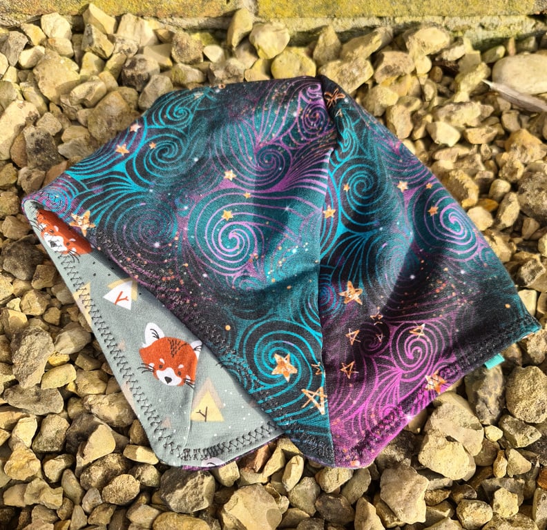 Reversable Bike Helmet Hat Adult M - Red panda & Galaxy 