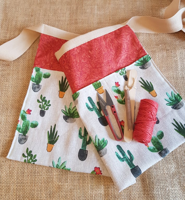 Garden apron gift set: cacti