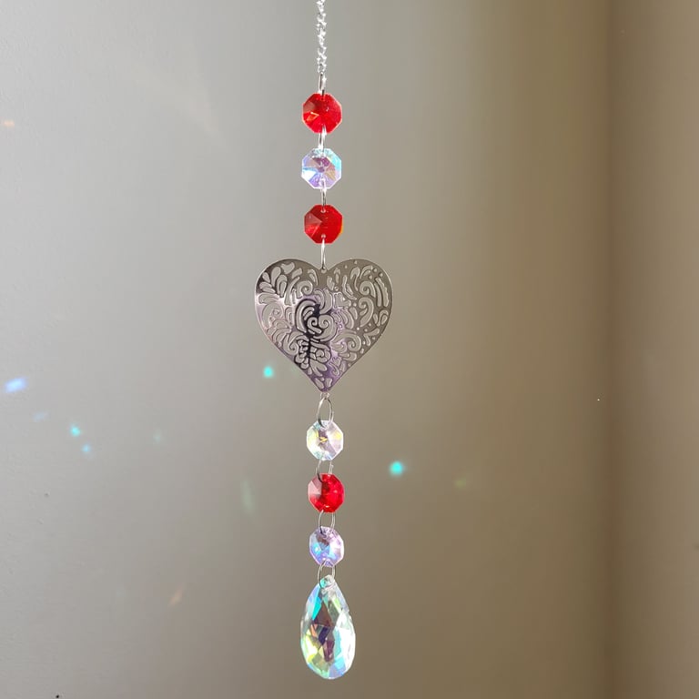 Heart suncatcher, red and pink glass suncatcher rainbow maker 