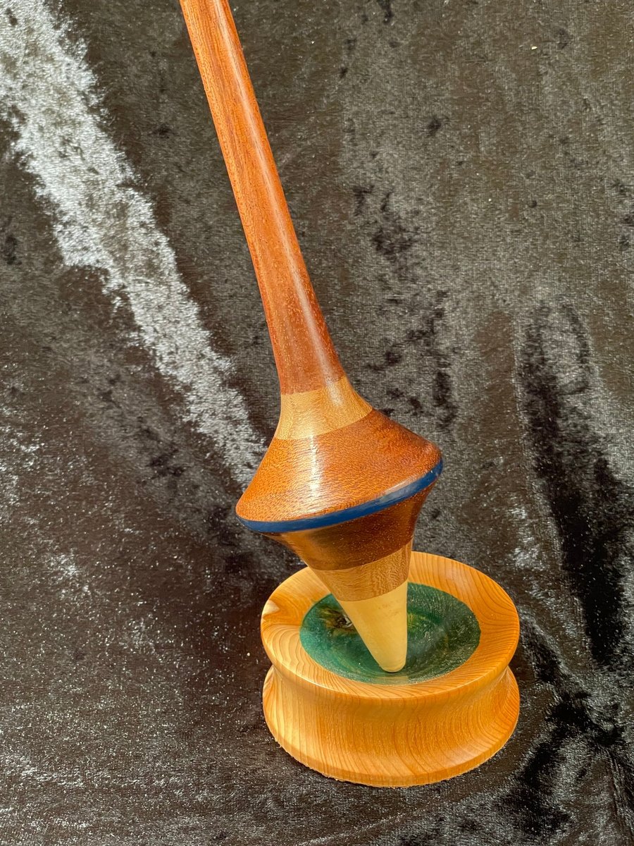 Support spindle set in mixed hardwoods