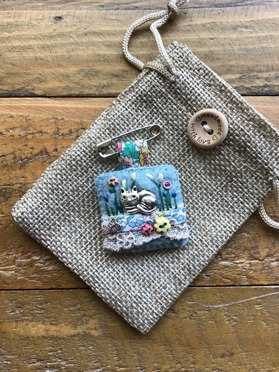 Liberty fabric felt lace charm brooch badge