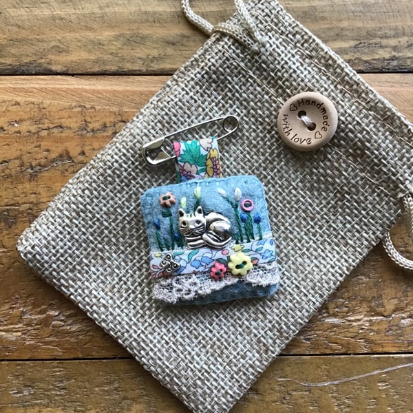 Liberty fabric felt lace charm brooch badge