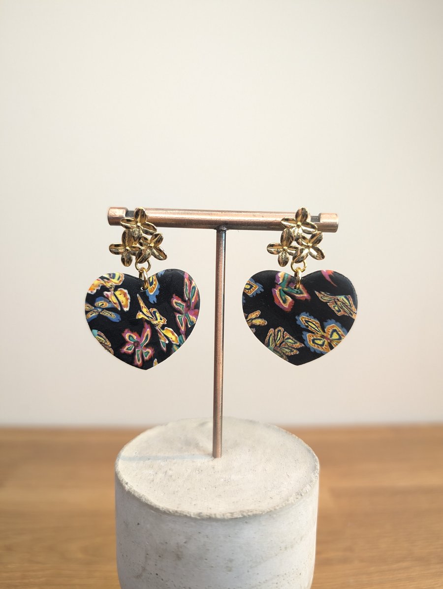 Summer bloom heart dangle earrings 